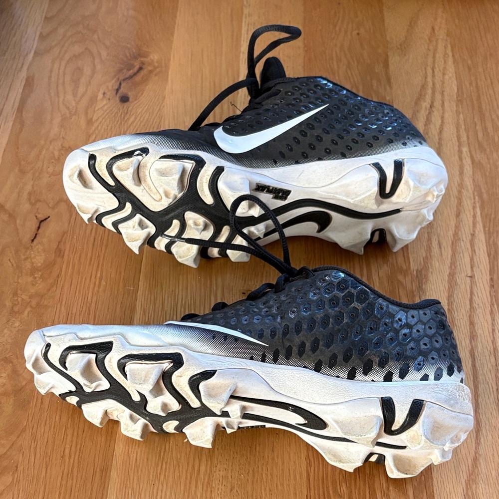Nike Black and White Vapor Cleats - Picture 4 of 4